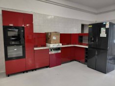 Új, 360x225 cm-es variálható konyhabútor, ár alatt eladó