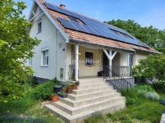 Úrhida, korszerű, energiatakarékos családiház eladó