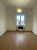 Vásáry István utcán 2 szobás felújított tégla lakás eladó!