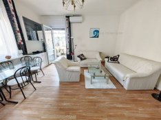 XII. Kerület, Németvölgyben Legfelső Emeleti, Szép Lakás