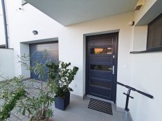 XVII. Kerület, Rákoshegy csendes utca, 124 m2-es, társasházi lakás