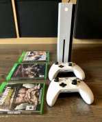 Xbox One S 1 TB, két vezeték nélküli kontroller, 3 játék