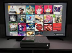 Xbox One S 500GB Megkímélt állapotban! + Game Pass