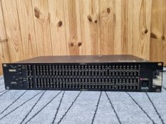 Yamaha Q2031B equalizer