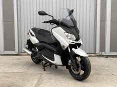 Yamaha X-Max 250