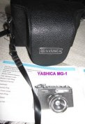 Yashica MG-1 fényképezőgép vakuval