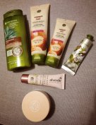 Yves Rocher kozmetikum csomag parfümmel + táska (új)