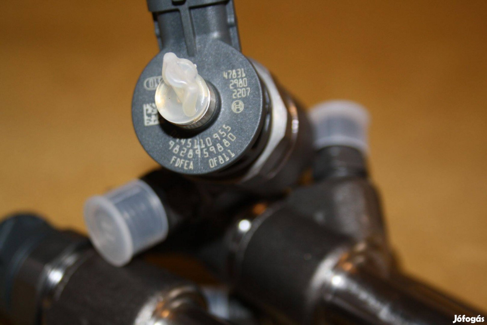 0445110954 , 0445110955 , 0445110749 , 9820403480 , 9828959880