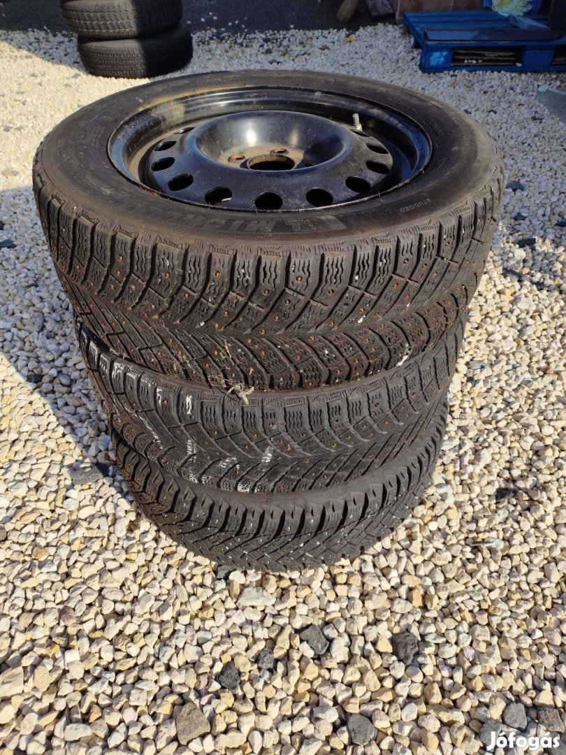 07 Michelin X-ICE North 4 205 60 R16 Téli szöges gumi acélfelnivel 3db