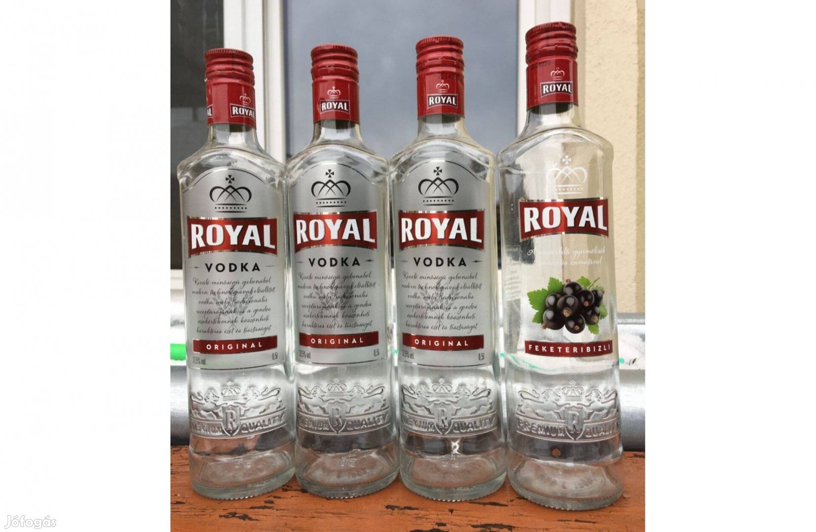 0,5 liter pálinkás vodkás ( Royal) üveg palack