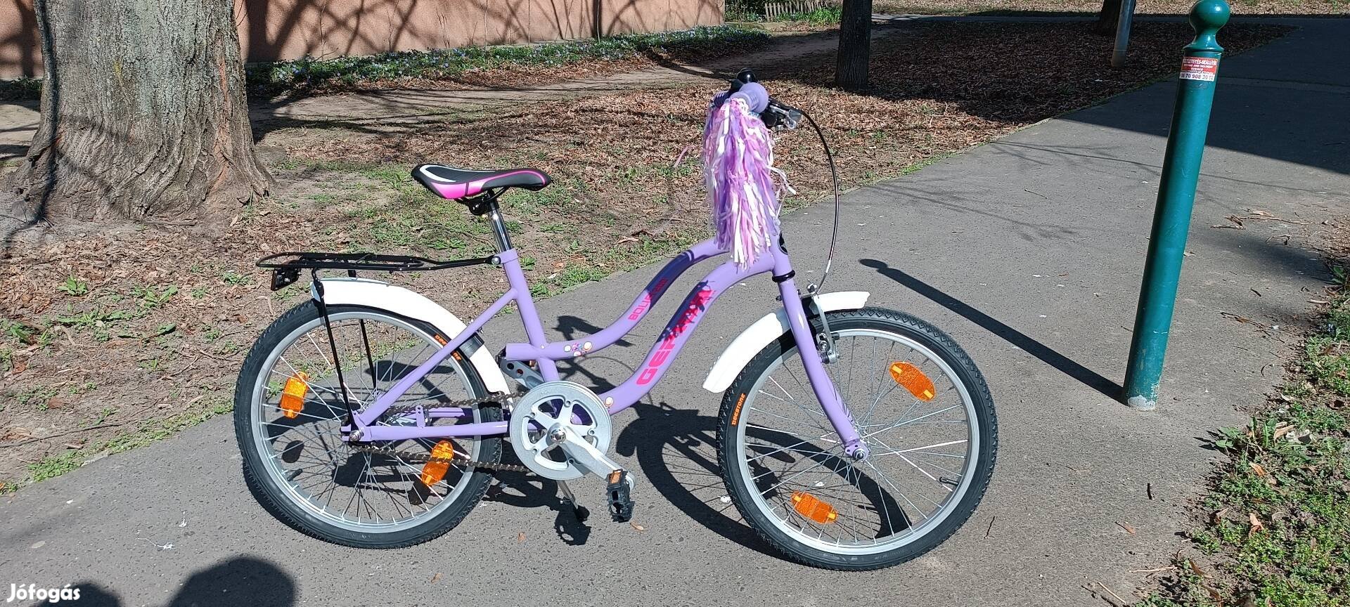 0 kilométeres, 20 colos kontrás kislány bicikli