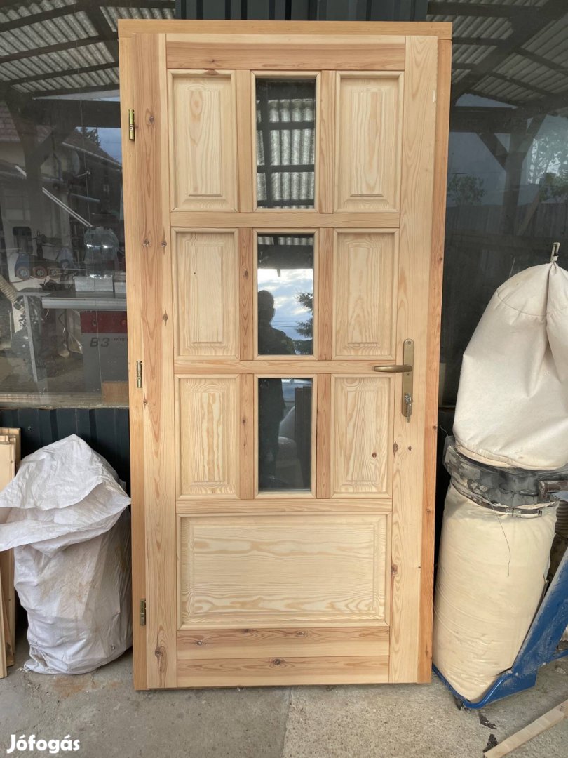 100x210cm Borovi fenyő bejárati ajtó(új)