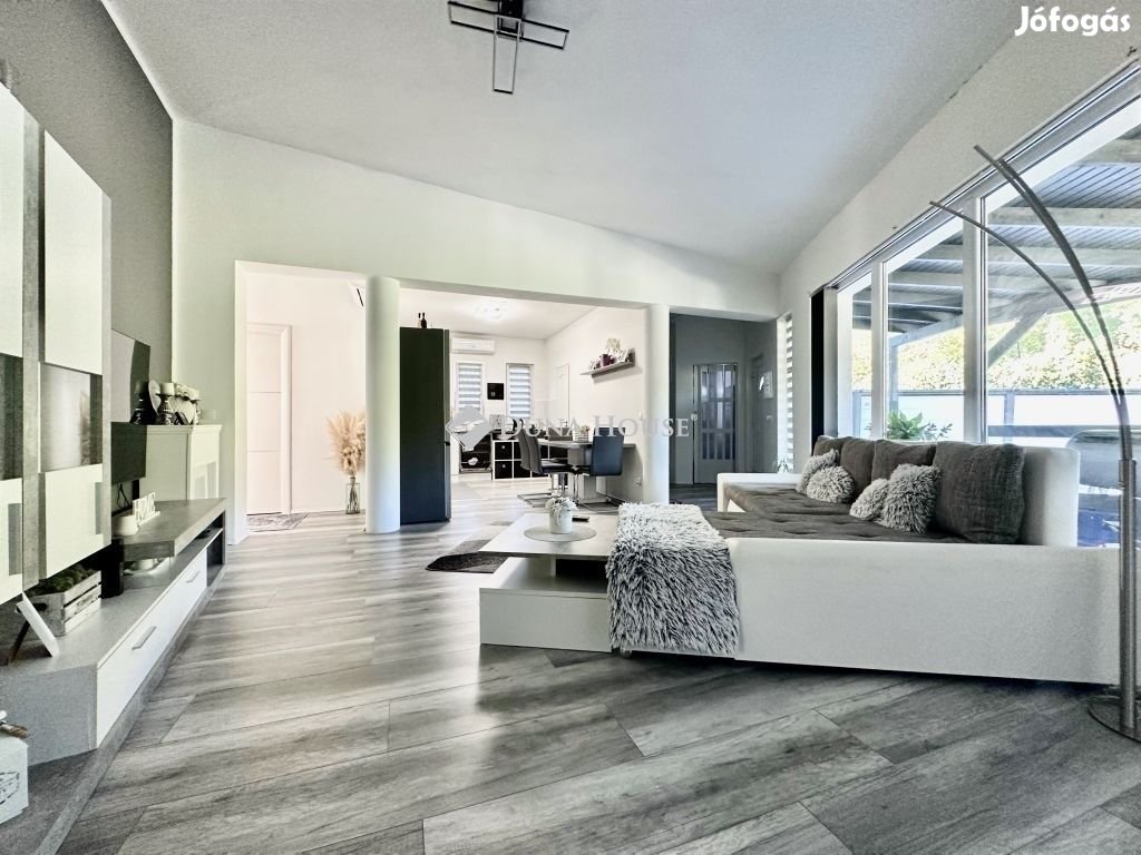 103 nm-es ház eladó Pécs