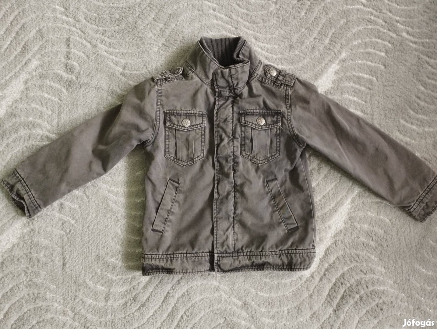 104-es fiú,tavaszi, átmeneti kabát. Hibátlan