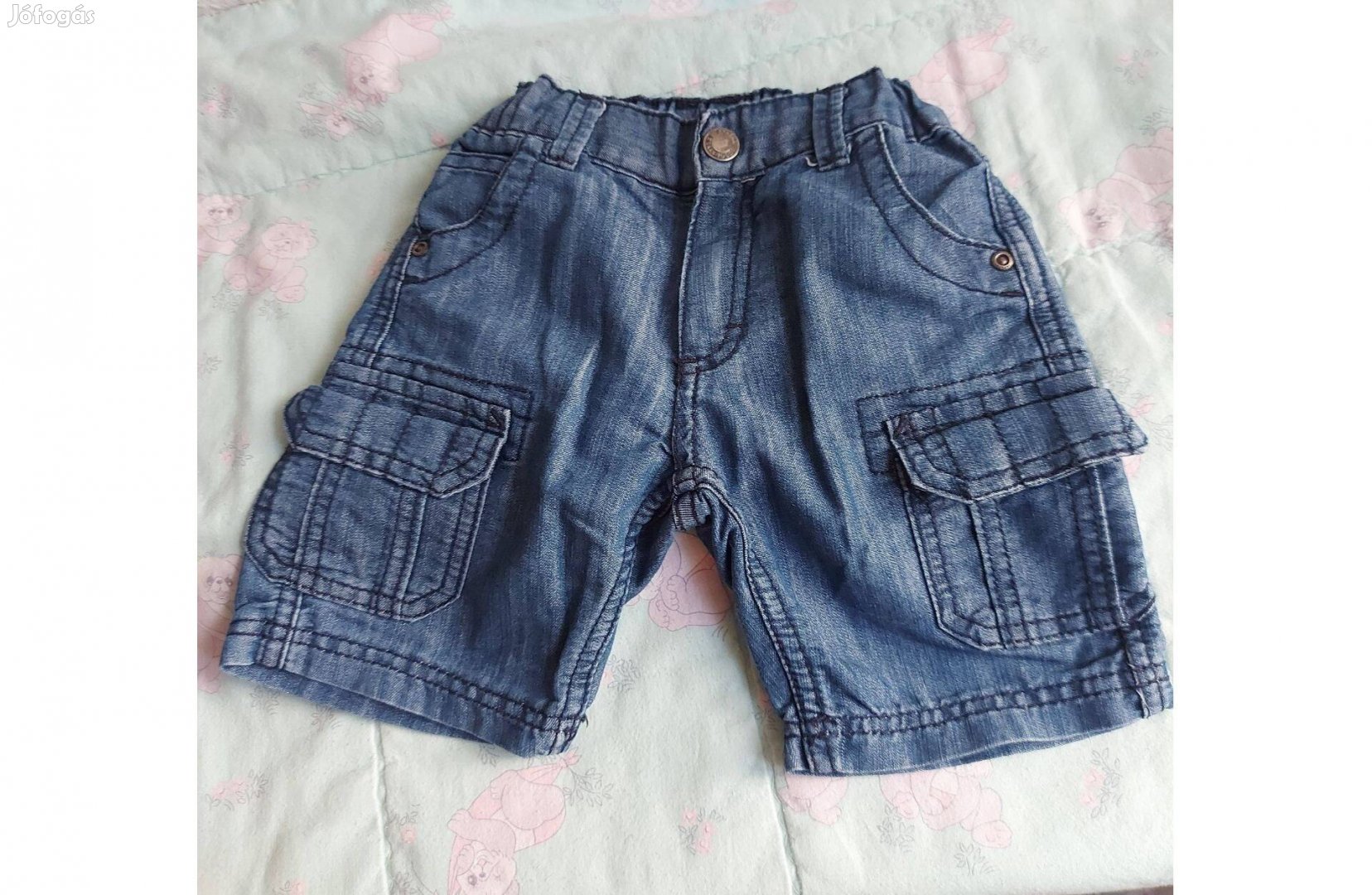 104-es méretű vékony farmer anyagból készült kisfiú