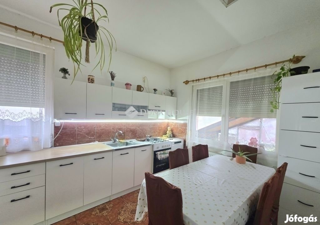 106 nm-es ház eladó Gyömrő