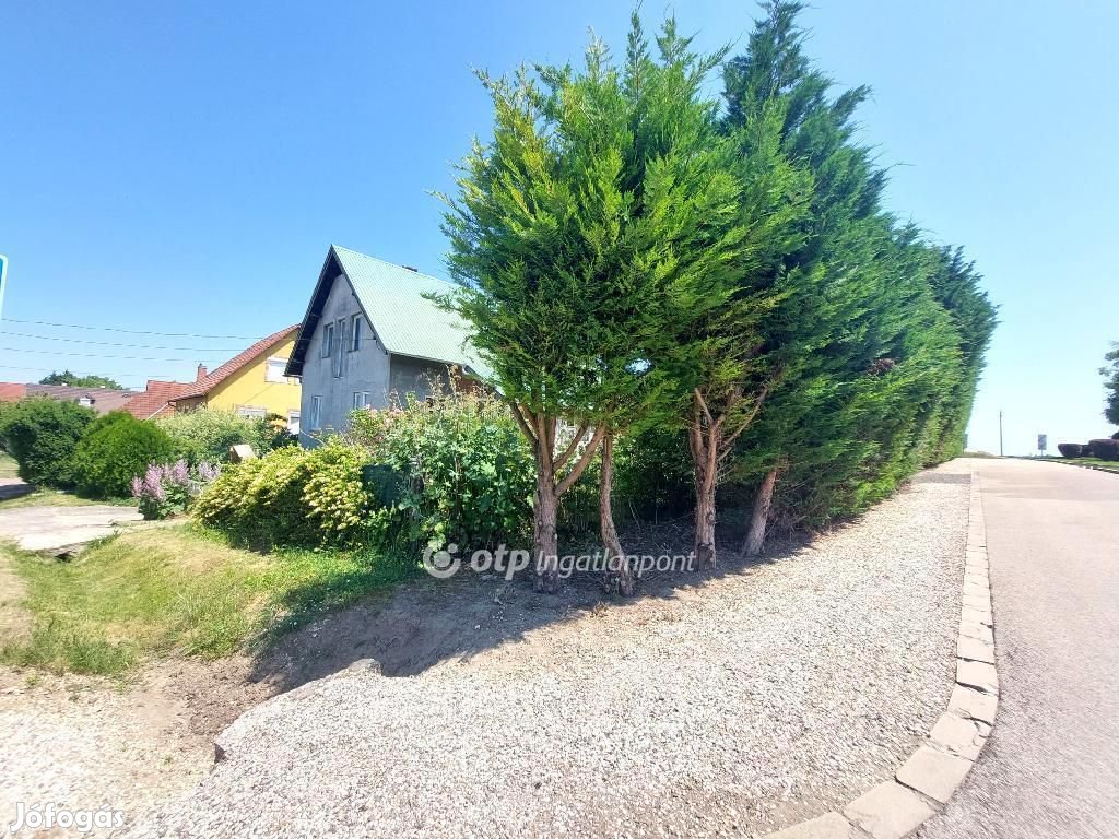 107 nm-es ház eladó Martonvásár