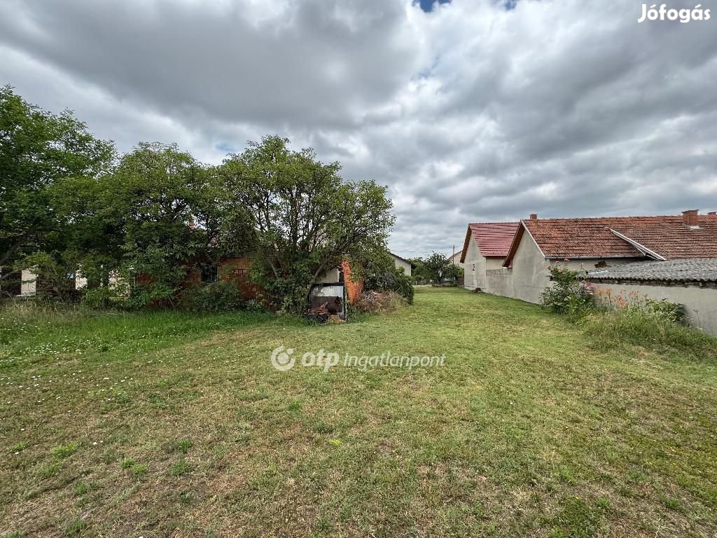 108 nm-es ház eladó Forráskút