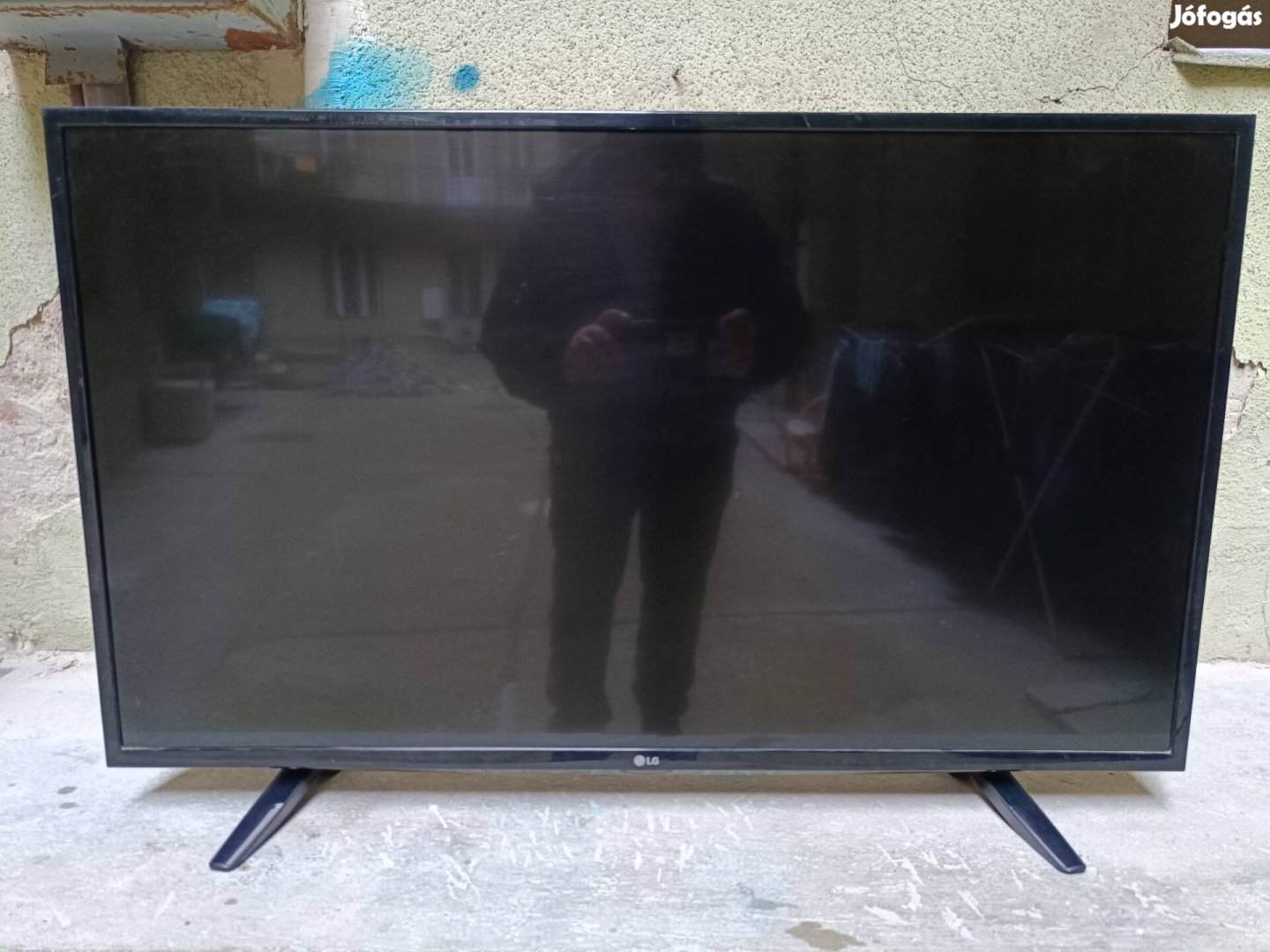 108centis LG uhd 4k smart tévé eladó.