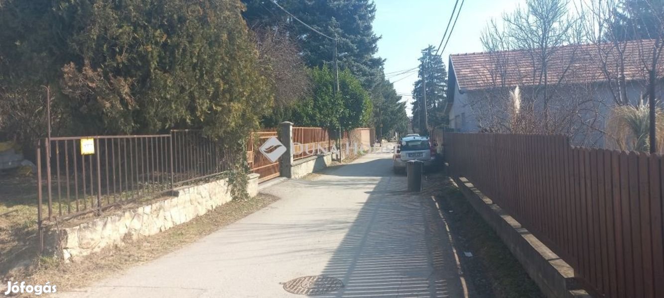 1094 nm-es telek eladó Érd