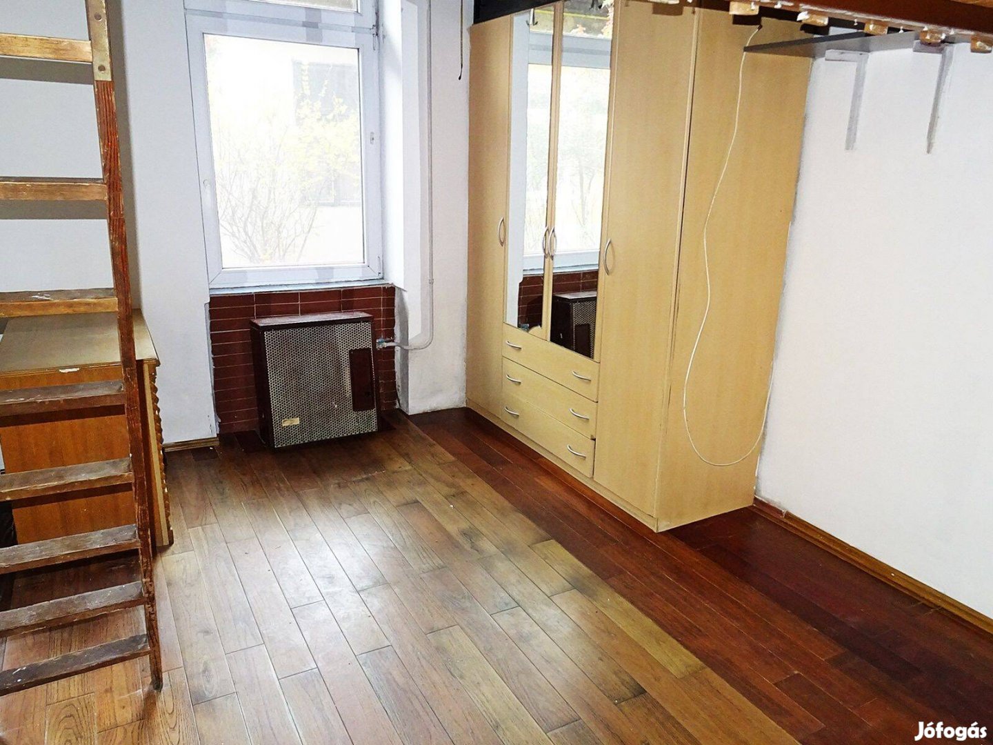 10. ker., Liget utca, 25 m2, 1 szobás lakás eladó