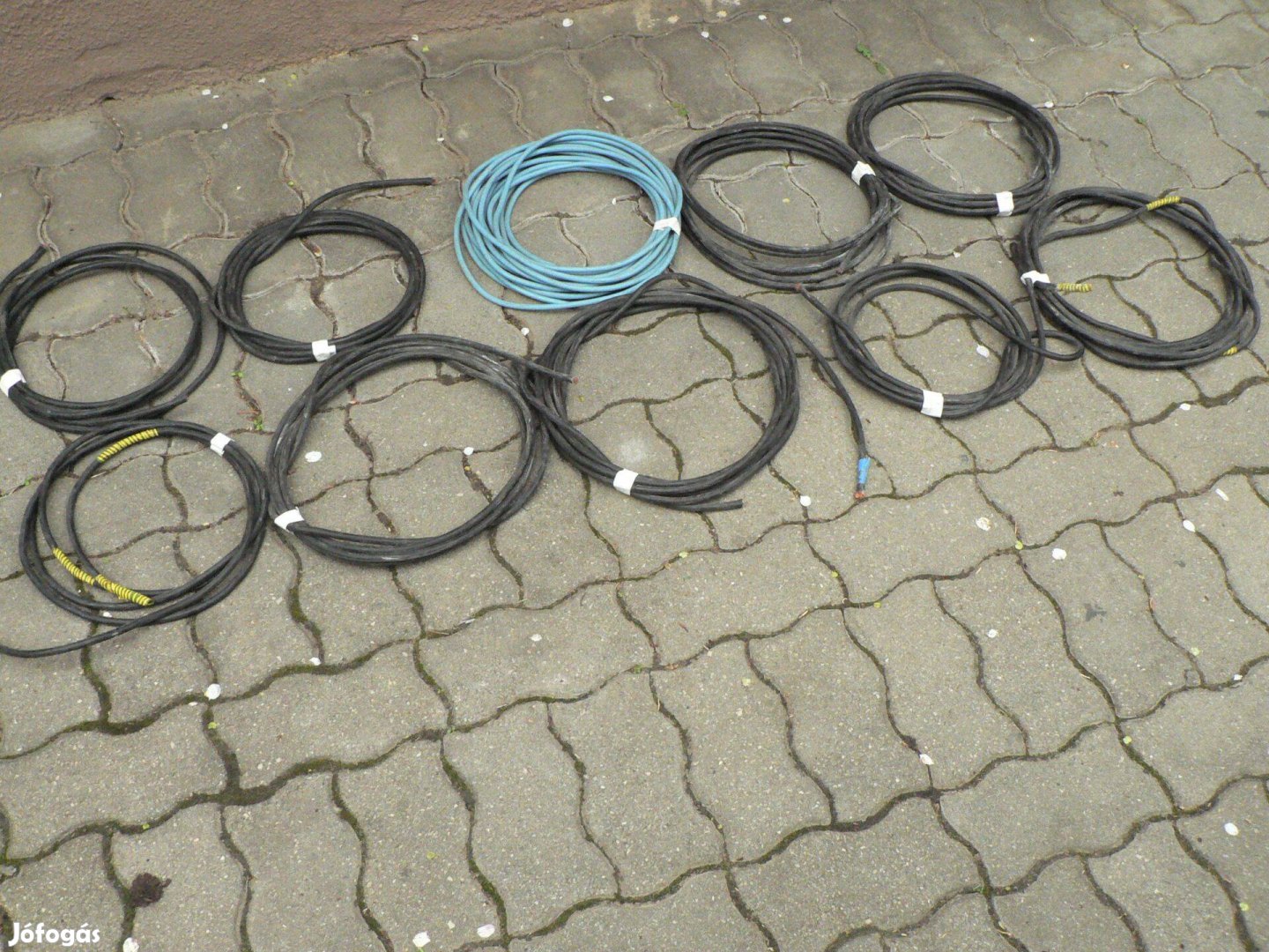 10 darab különbőző hosszúságú 1 x 25mm2-es Mkh réz vezeték