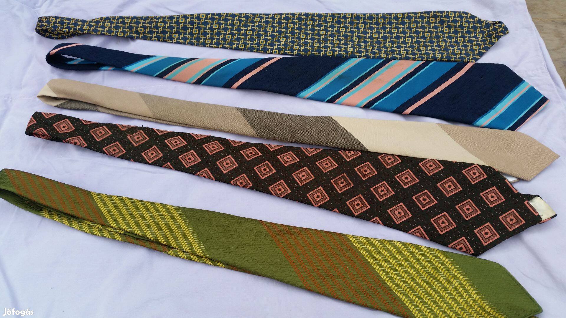 10 db vegyes-mintás nyakkendő egyben