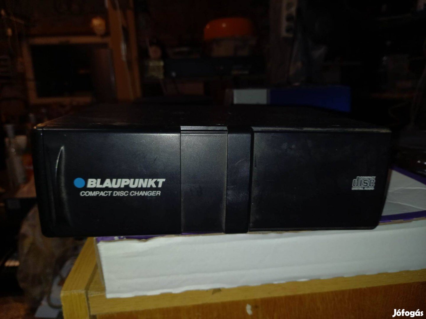 10 lemezes Blaupunkt CD-tár kábelével