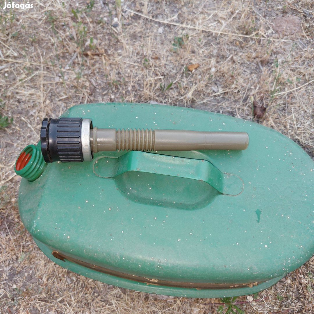 10 literes benzineskanna kiöntőcsőrrel