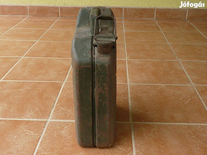 10 literes üzemanyagkanna