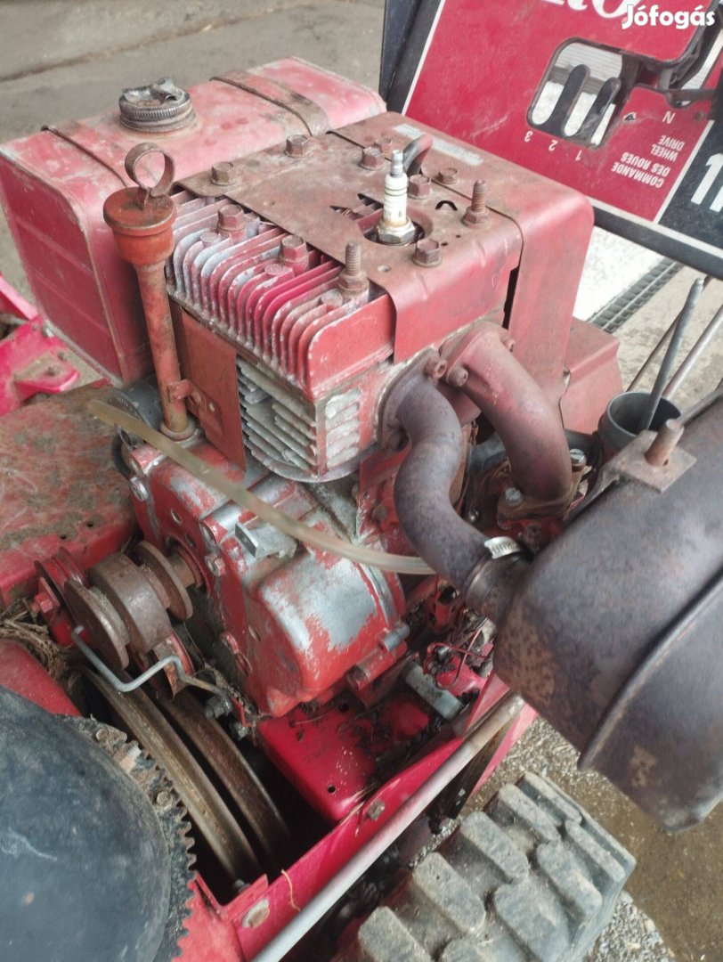 10 lóerős Briggs motor