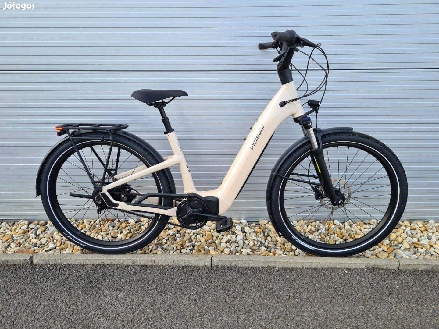 10km Specialized női városi szíjhajtásos ebike 710Wh