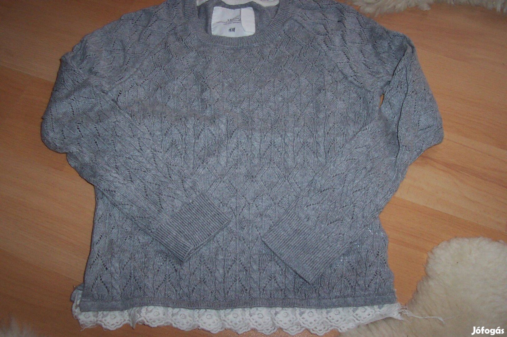 110/116-os pulóver eladó