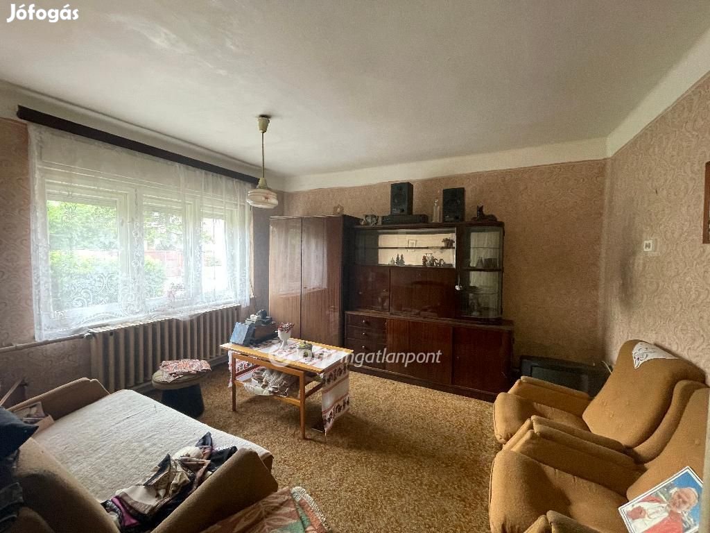 110 nm-es ház eladó Abasár