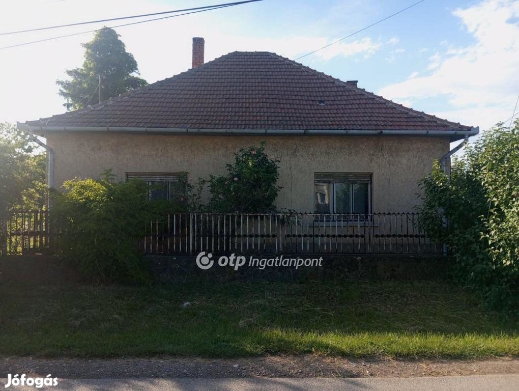 110 nm-es ház eladó Kál