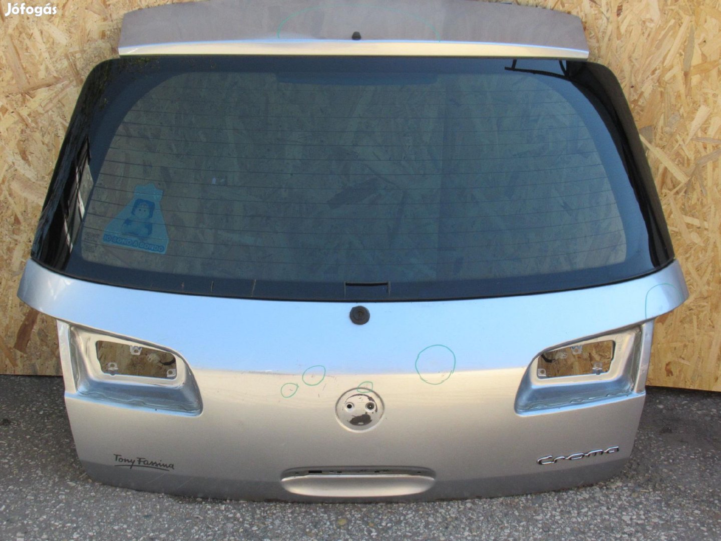 111352 Fiat Croma 2005-2010 csomagtérajtó a képen látható sérüléssel