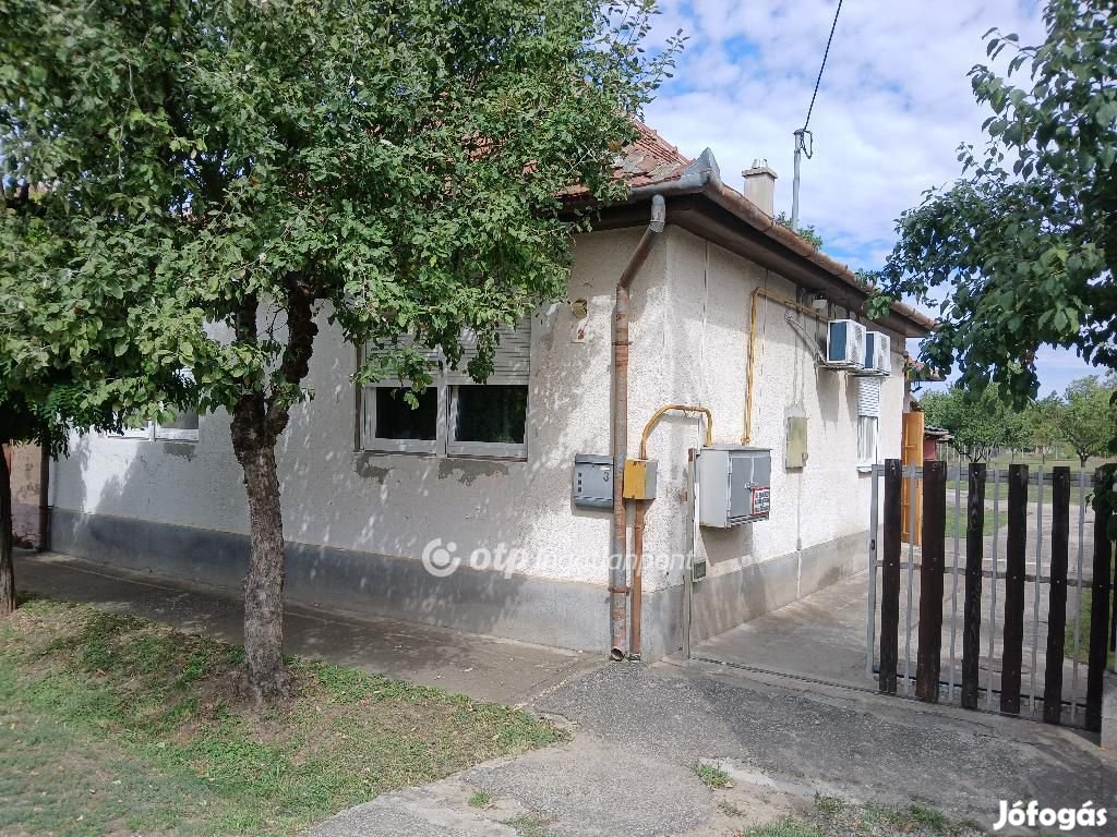 119 nm-es ház eladó Hatvan