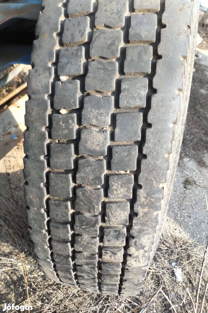 11R22,5 11 R 22,5 R22,5 Pirelli TR26 húzó gumik