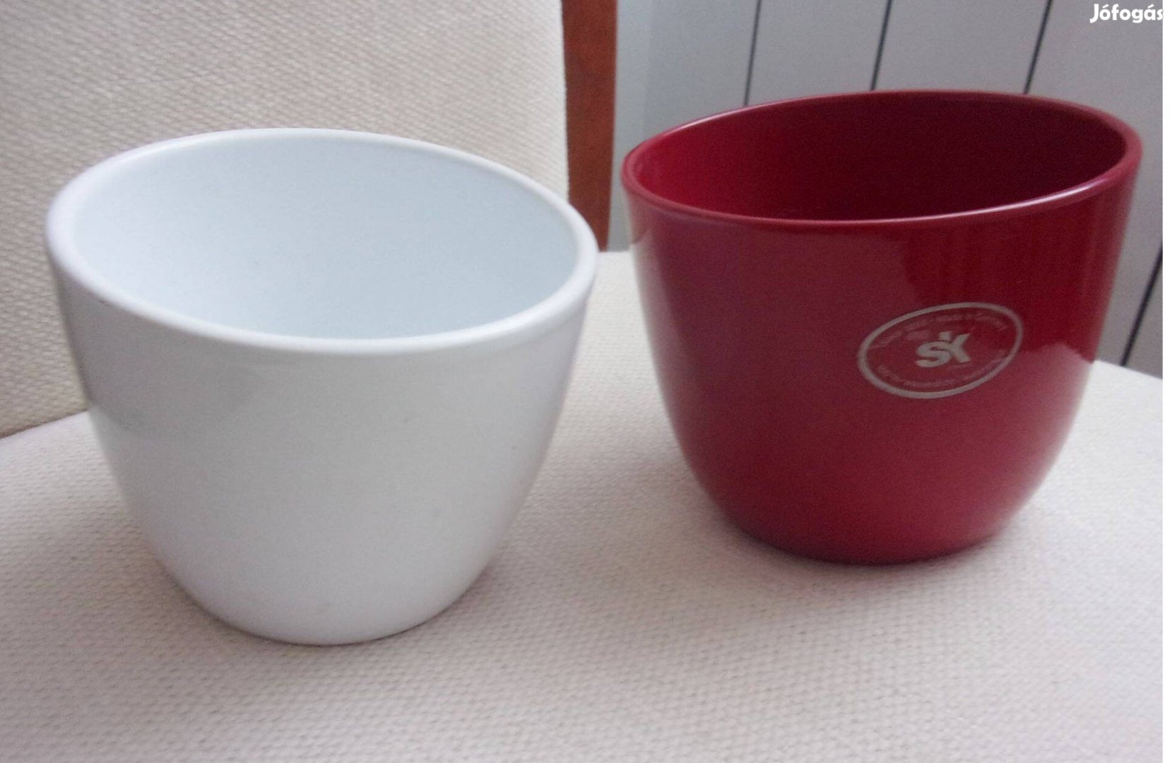 11-12 cm átmérőjű kerámia kaspó Újpest központ közelében