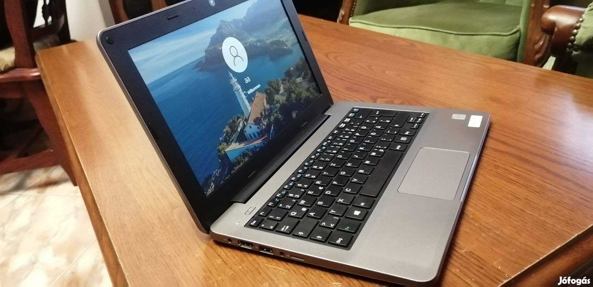 11.6" laptop 4 magos intel processzoros jó állapotban eladó