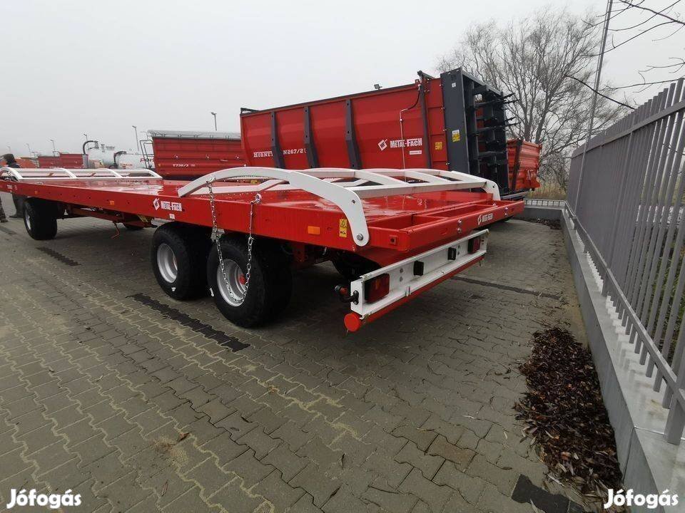 11 tonnás Metal-Fach T009 bálaszállító pótkocsi