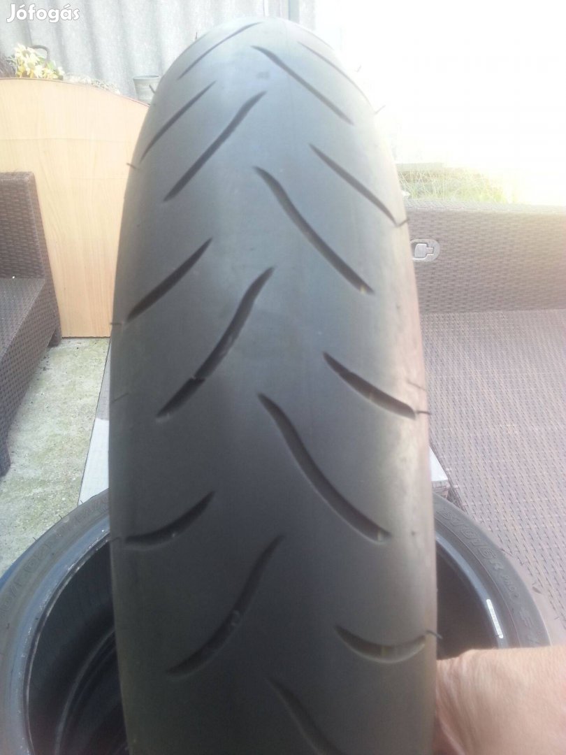 120/70ZR17 és 190/50ZR17 Bridgestone motorkerékpár gumik