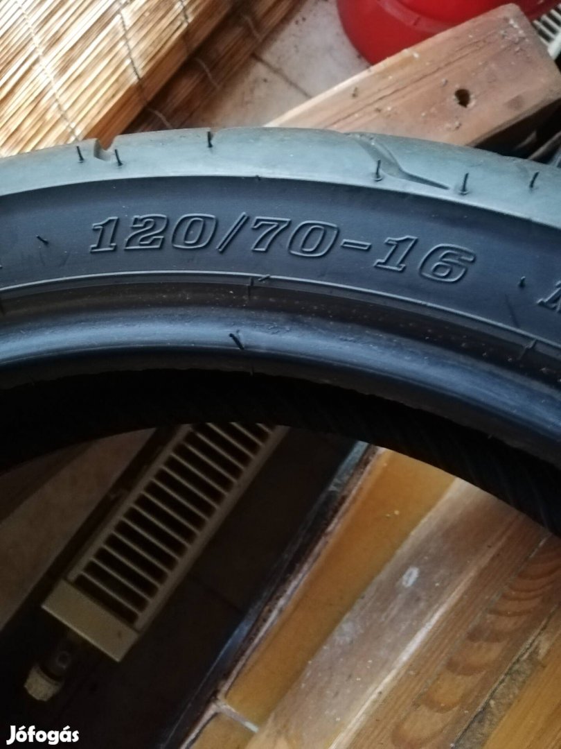 120/70r16 Dunlop gumi eladó. 