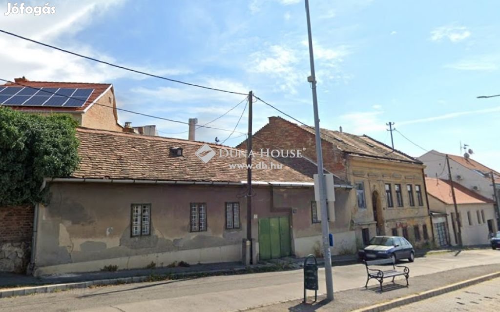 120 nm-es ház eladó Pécs