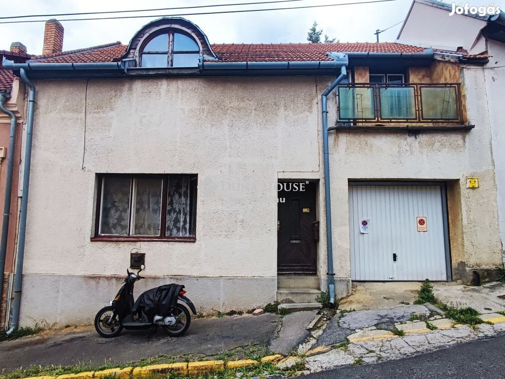 120 nm-es ház eladó Pécs