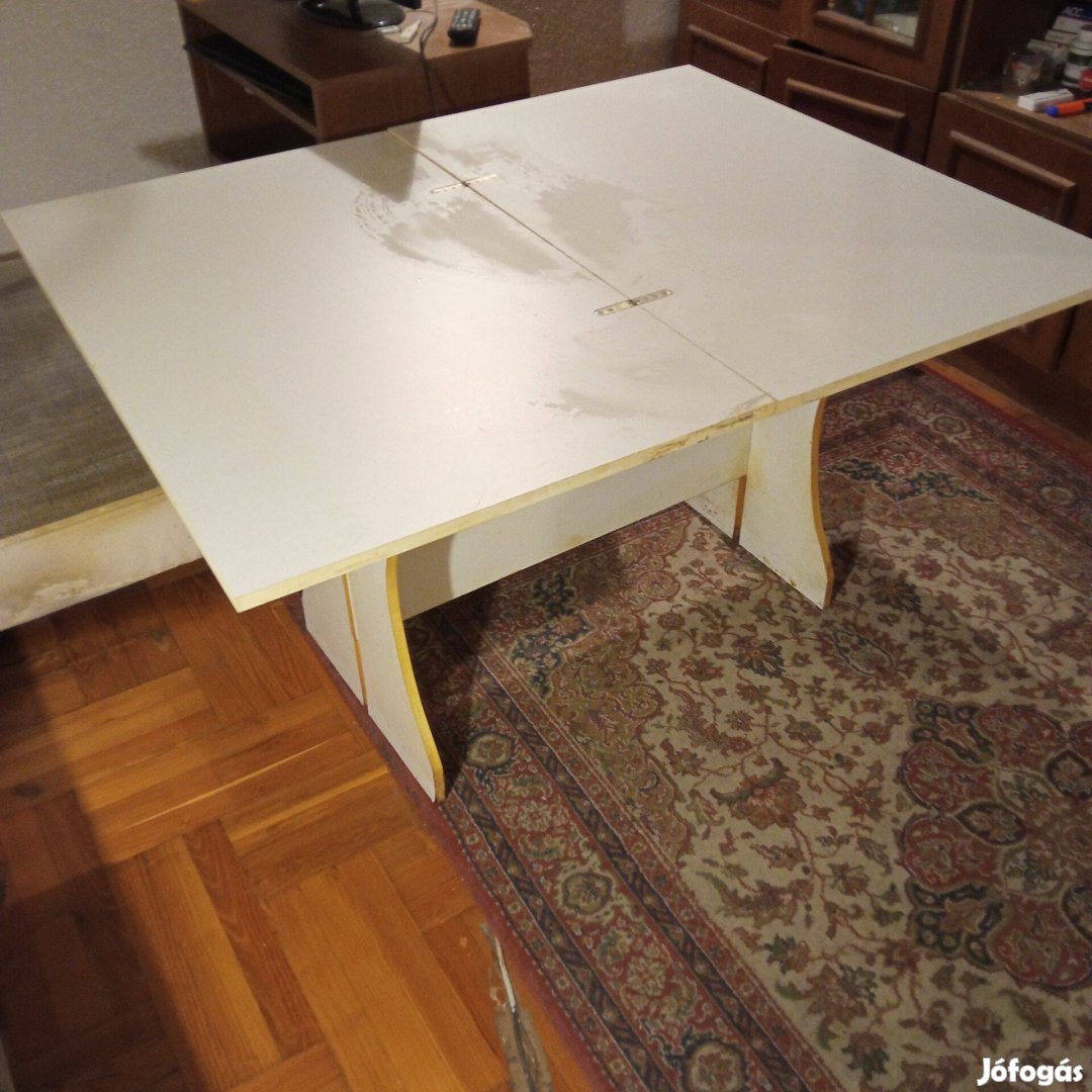 120x98 cm Szétnyitható Asztal (kispest)