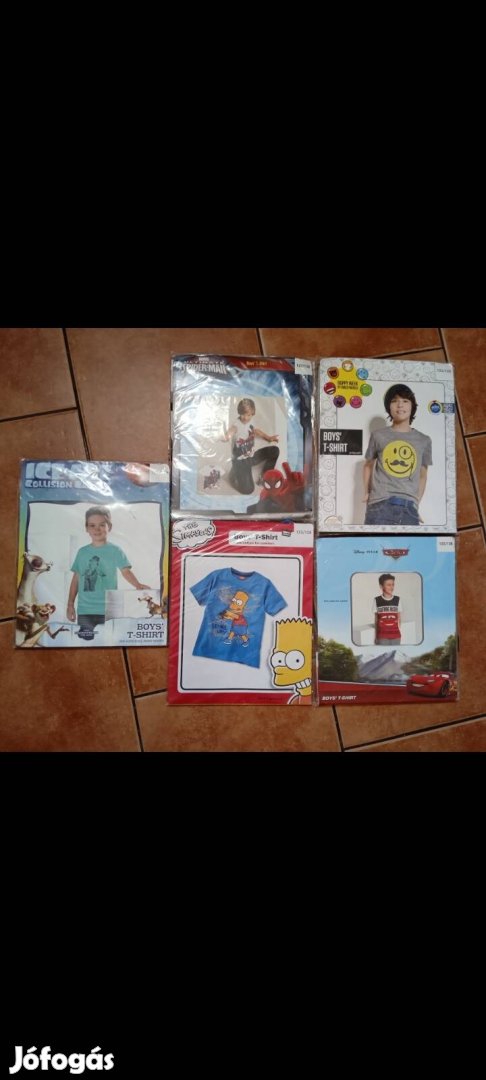 122-128-as új fiú pólók 5db