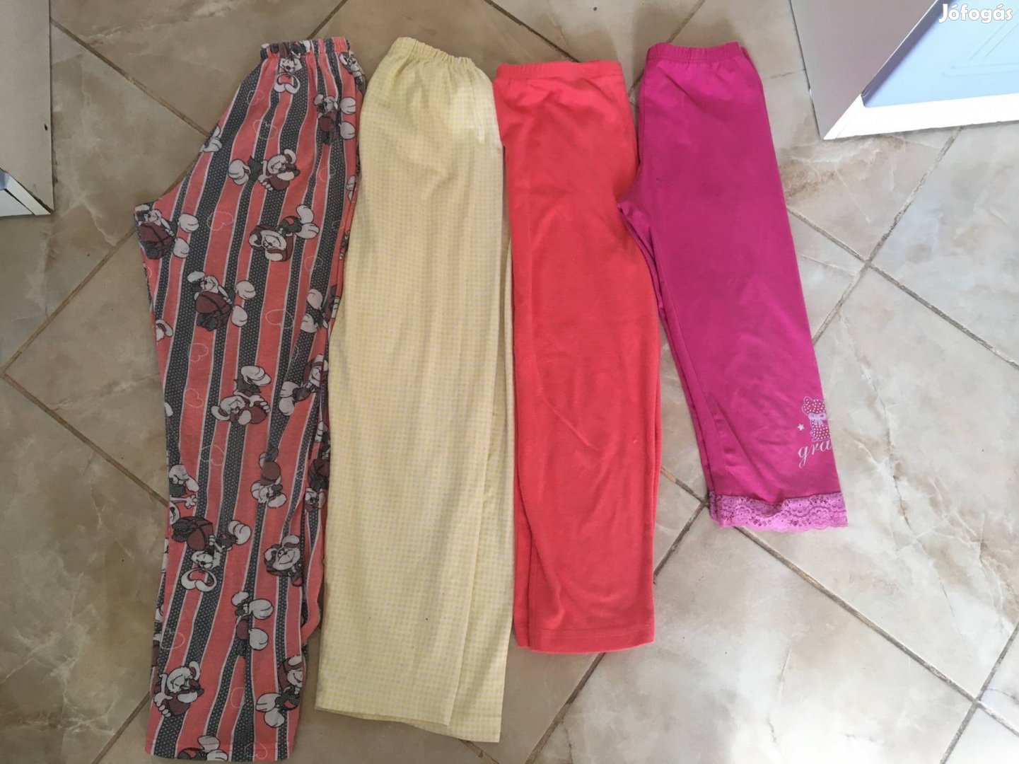 122-es 128-as 122/128 pizsama nadrágok nadrág ruhacsomag
