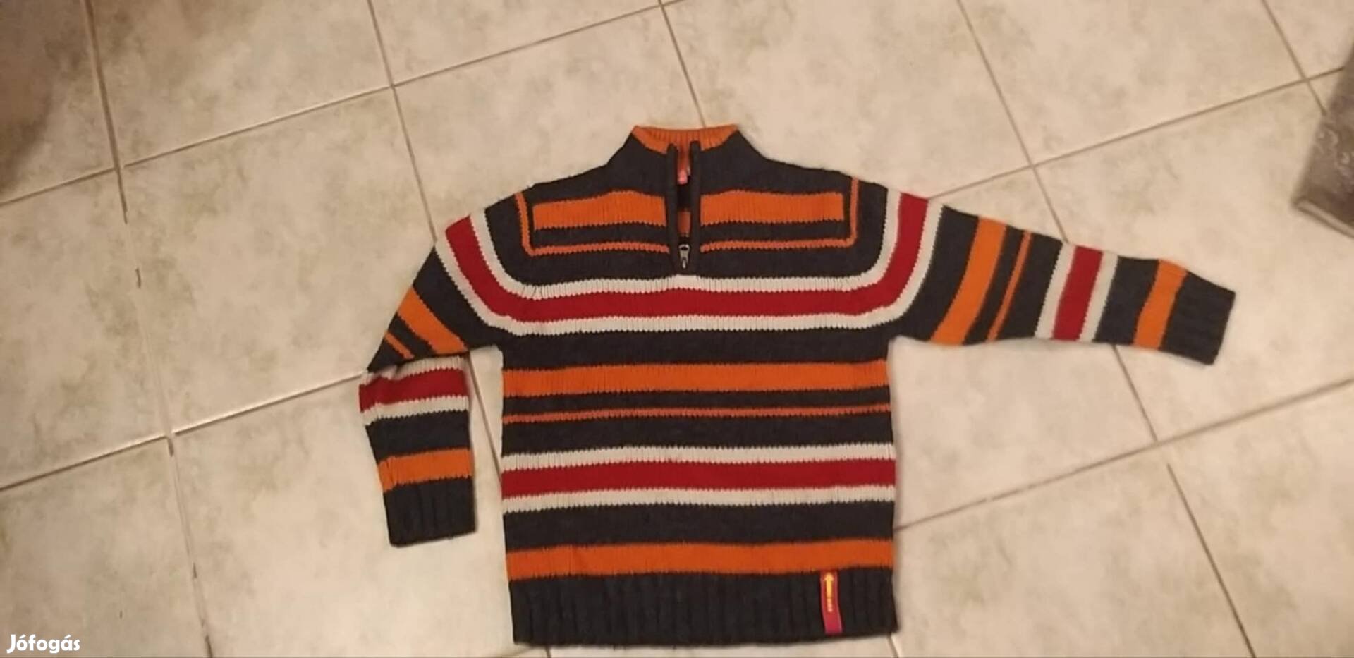 122-es fiú pulóver