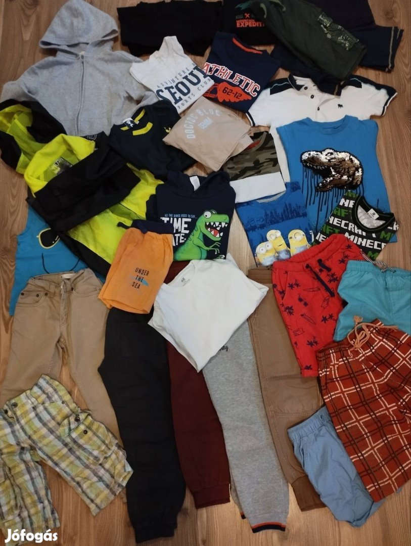 122 fiú márkás fiú ruhacsomag! 30 db pólók, nadragok